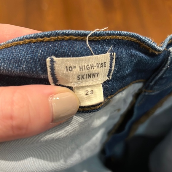Madewell 10" High-Rise Skinny Jeans: Tulip-Hem Edition - Picture 8 of 9